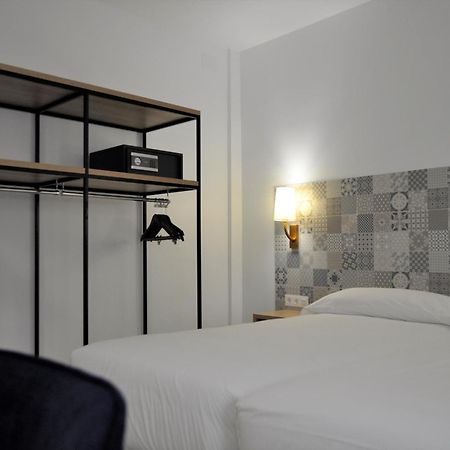 Hostal Restaurante Villa De Брихуега Екстериор снимка