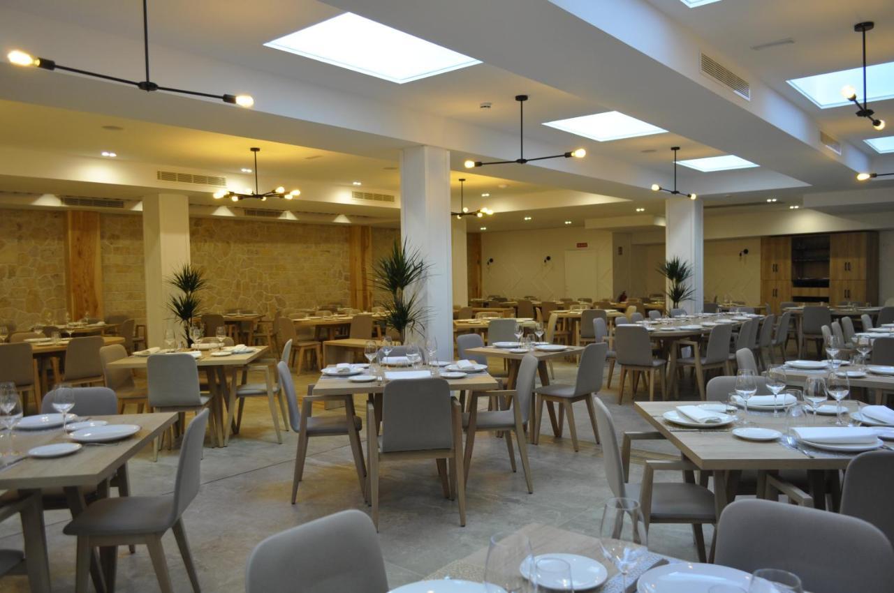 Hostal Restaurante Villa De Брихуега Екстериор снимка