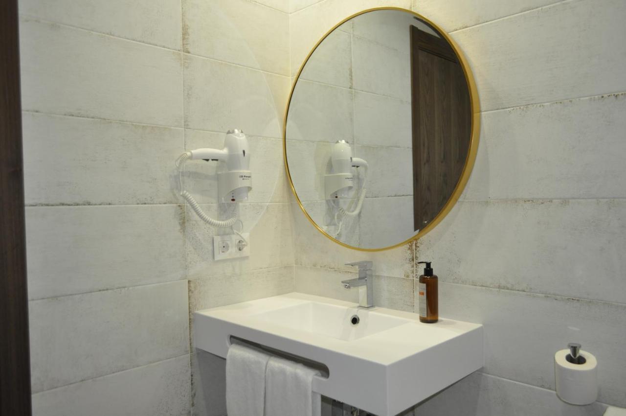 Hostal Restaurante Villa De Брихуега Екстериор снимка