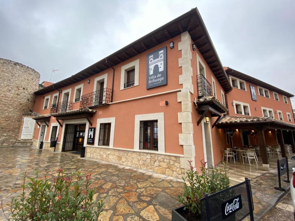 Hostal Restaurante Villa De Брихуега Екстериор снимка
